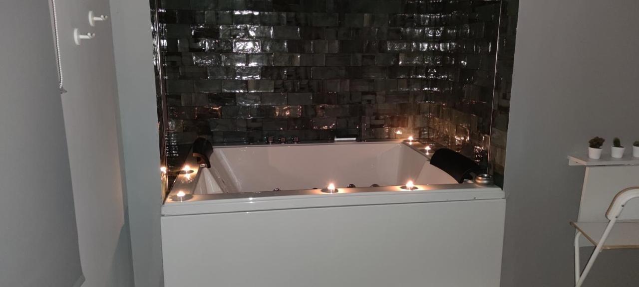 Latorre Jacuzzi Jerez Apartment เฮเรซ เด ลาฟรอนเตรา ภายนอก รูปภาพ
