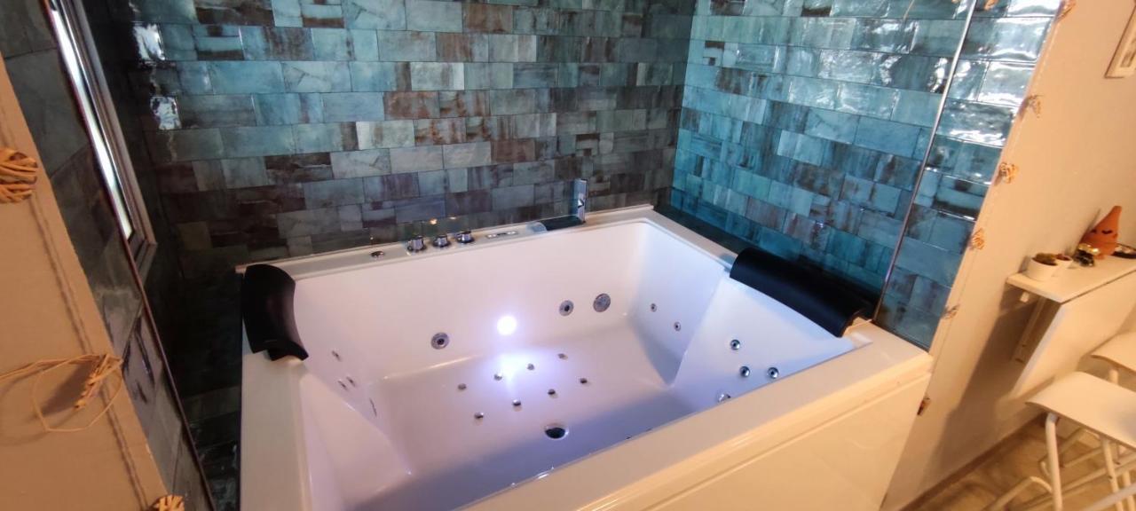 Latorre Jacuzzi Jerez Apartment เฮเรซ เด ลาฟรอนเตรา ภายนอก รูปภาพ