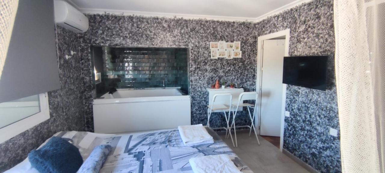 Latorre Jacuzzi Jerez Apartment เฮเรซ เด ลาฟรอนเตรา ภายนอก รูปภาพ